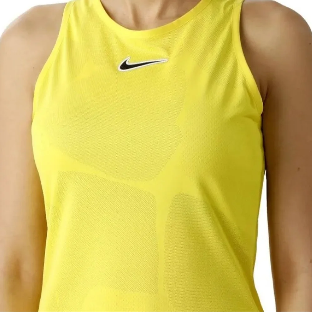 Nike Court Open Tank - Picture 3 of 5